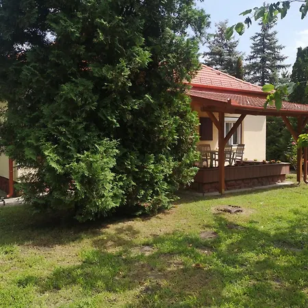 Casa de Férias Júlia Balatonkeresztúr