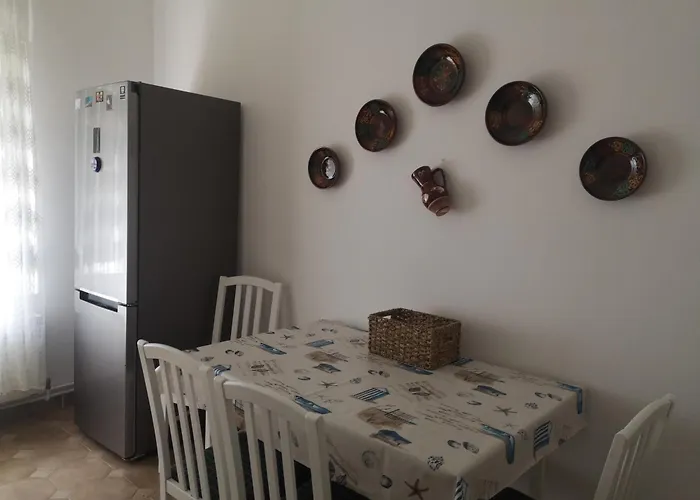 Julia Vendeghaz Balatonkeresztur